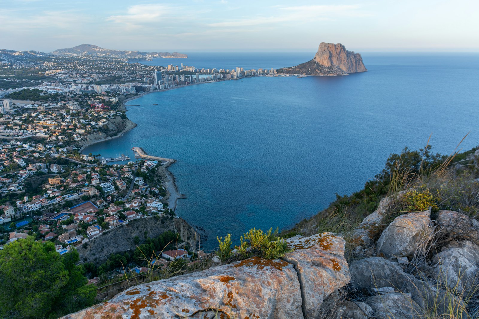 Bahía de Calpe y el Peñón de Ifach en la Costa Blanca